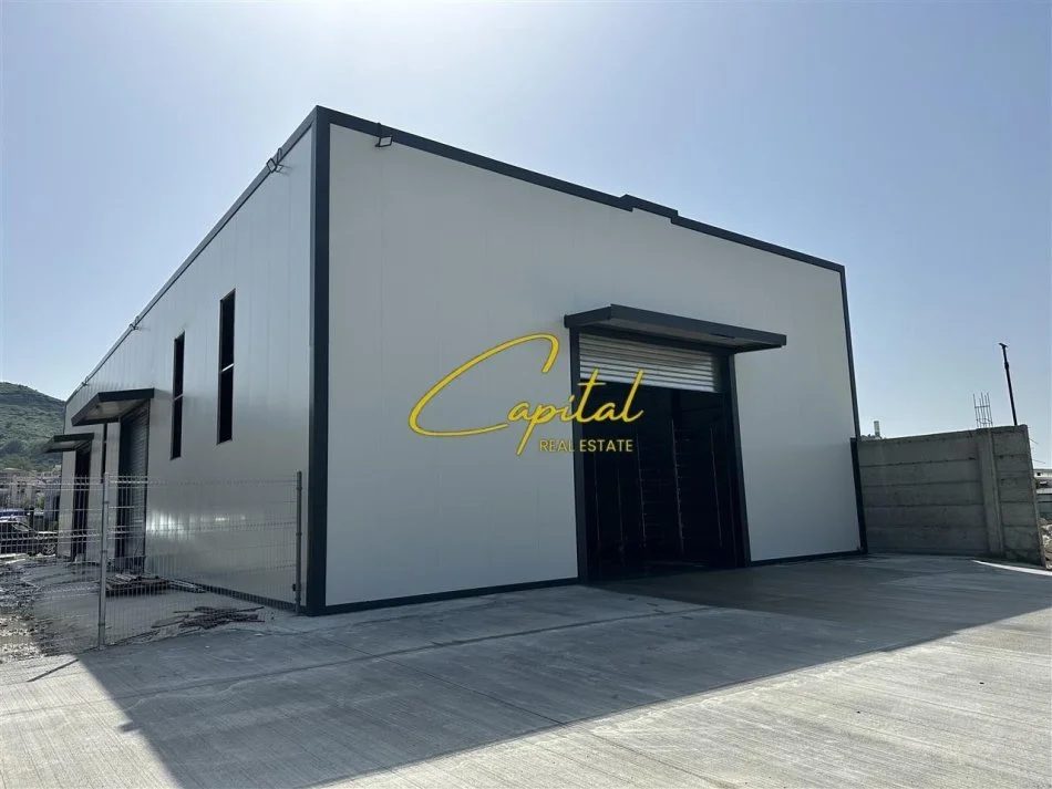 Tirane, jepet me qera magazine Kati 0, 522 m² 2.000 € (VORE)