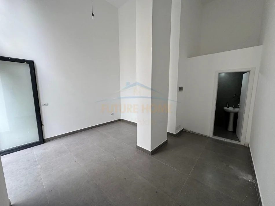 Tirane, jepet me qera ambjent biznesi Kati 0, 27 m² 500 € (Myslym Shyri)