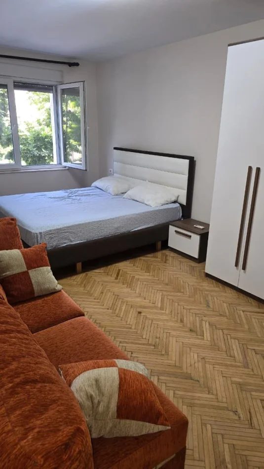 Tirane, jepet me qera apartament 2+1 Kati 2, 65 m² 800 € (Rruga e Durrësit)