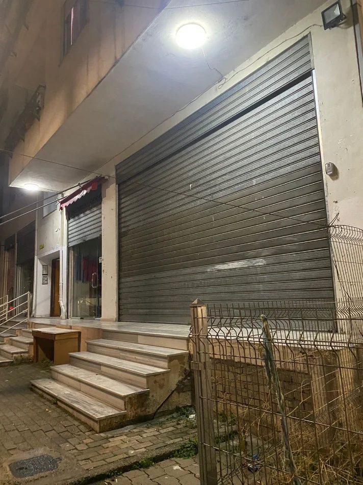 Tirane, shitet ambjent biznesi Kati 0, 58 m² 110.000 € (Yzberisht)