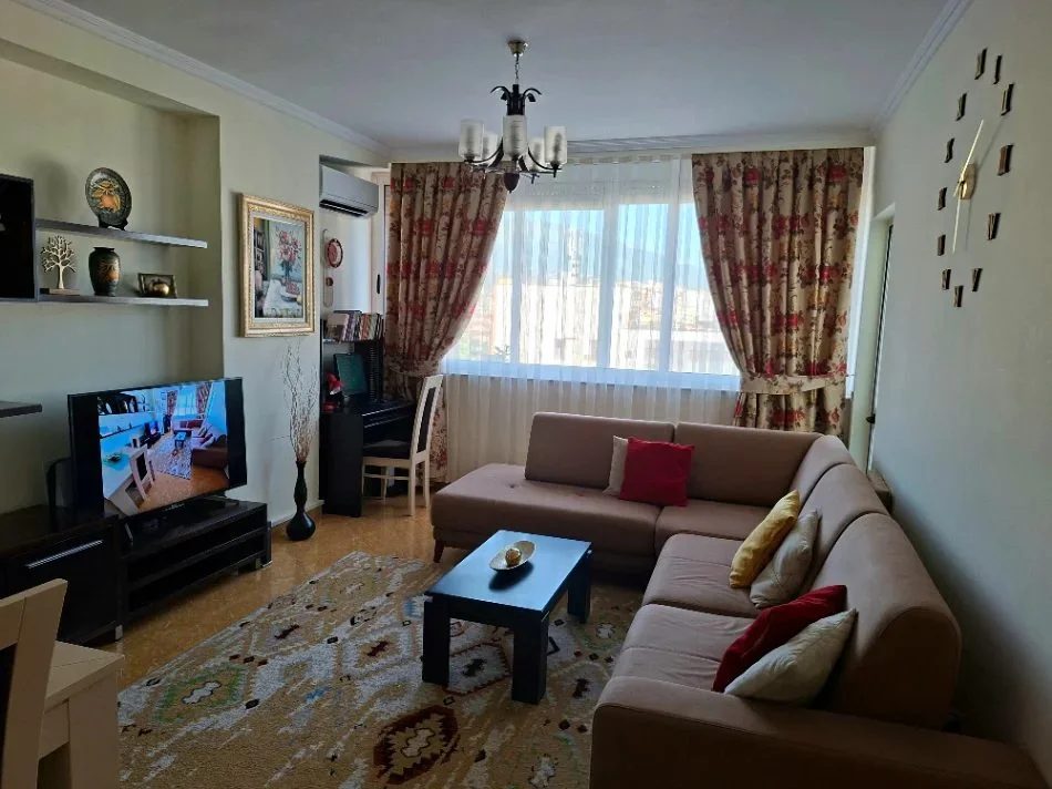 Tirane, shitet apartament 1+1 Kati 7, 60 m² 135.000 € (Rruga Kongresi i Manastirit)