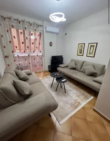 Tirane, jepet me qera apartament 1+1 Kati 6, 65 m² 650 € (BLLOKU)