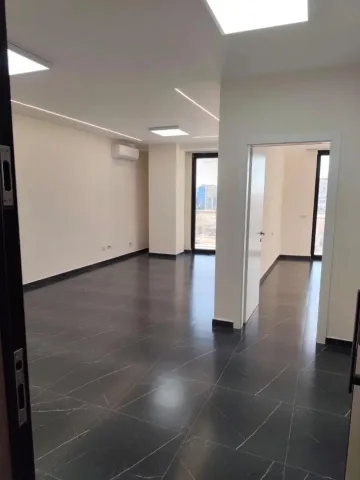 Tirane, jepet me qera zyre Kati 6, 70 m² 580 € (RRUGA MINE PEZA)