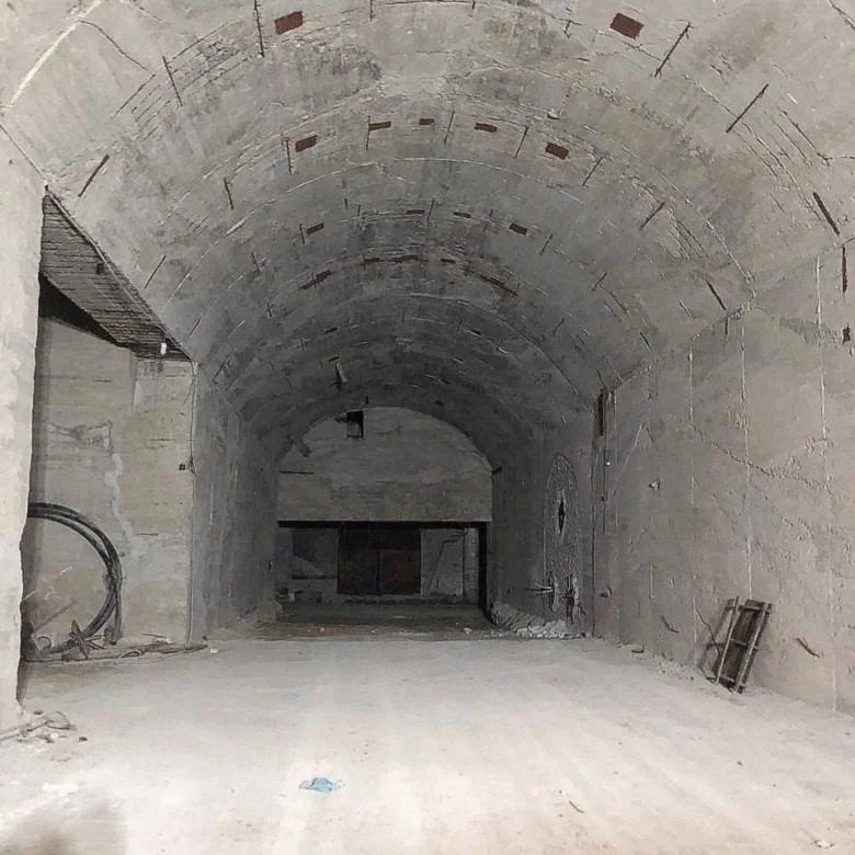 Tirane, jepet me qera ambjent biznesi Kati 0, 6.000 m² 750.000 € (Shitet Tunel Unik Ne Tirane Investim Me Potencial Te L