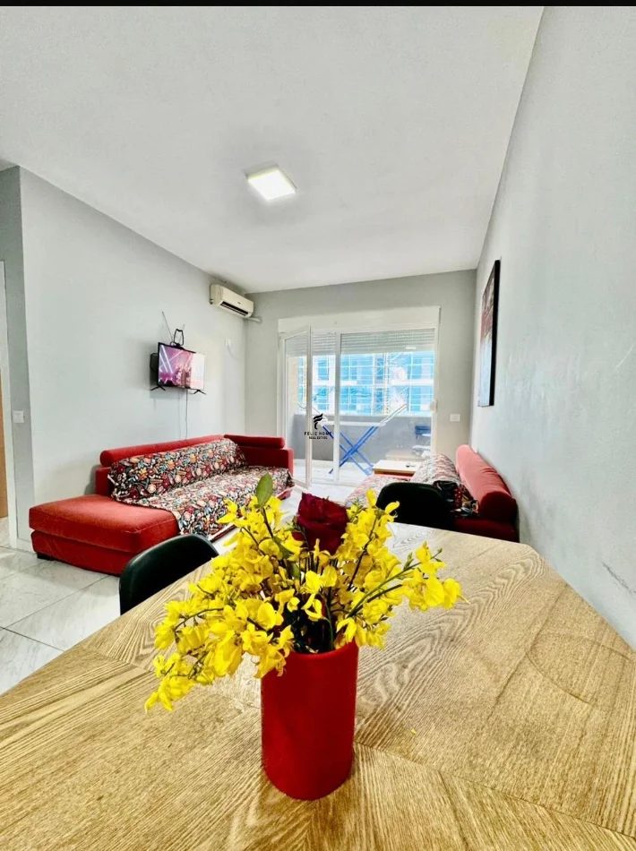 Tirane, jepet me qera apartament 1+1 Kati 2, 50 m² 800 € (KOMUNA E PARISIT)
