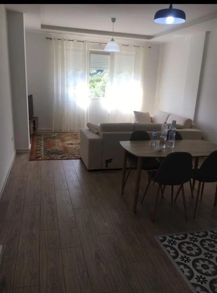 Tirane, shitet apartament 1+1+Ballkon Kati 4, 72 m² 145.000 € (KOPSHTI ZOOLOGJIK)