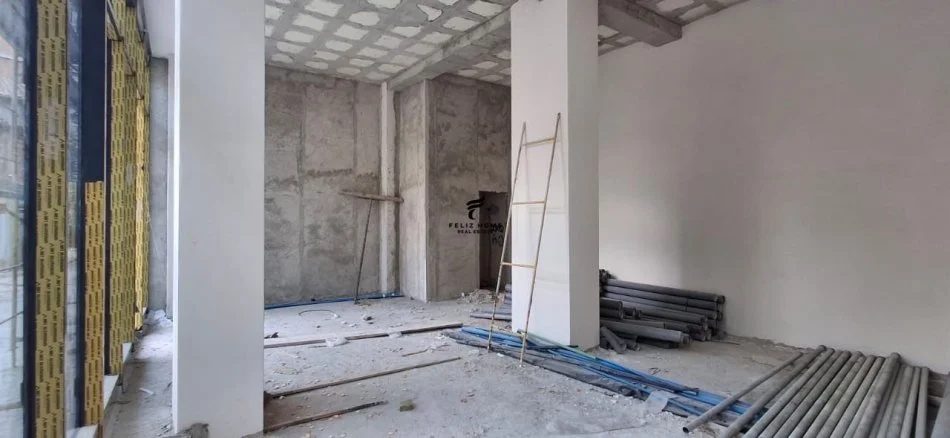 Tirane, shitet dyqan Kati 0, 84 m² 590.000 € (RRUGA E DIBRES)