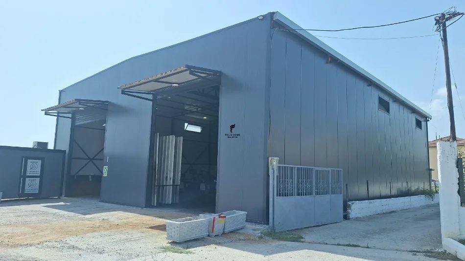 Tirane, jepet me qera magazine Kati 0, 350 m² 1.500 € (BERXULLE)