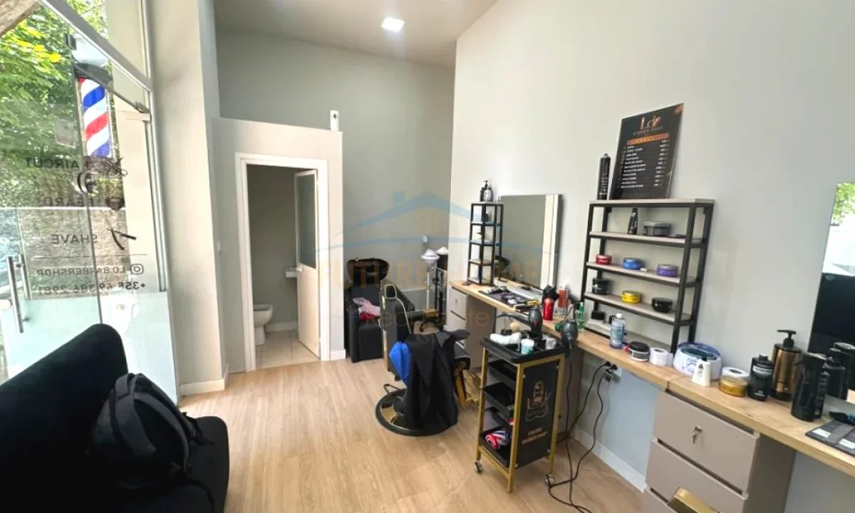 Shitet Biznes Barber-Shop tek Rruga e Barrikadave