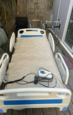 Tirane, shitet krevat Krevat spitalore me levizje elektrike 1.100 €