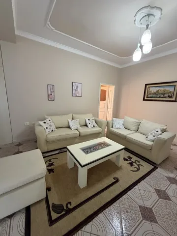 Tirane, jepet me qera apartament 3+1 Kati 2, 164 m² 600 € (Sauk)