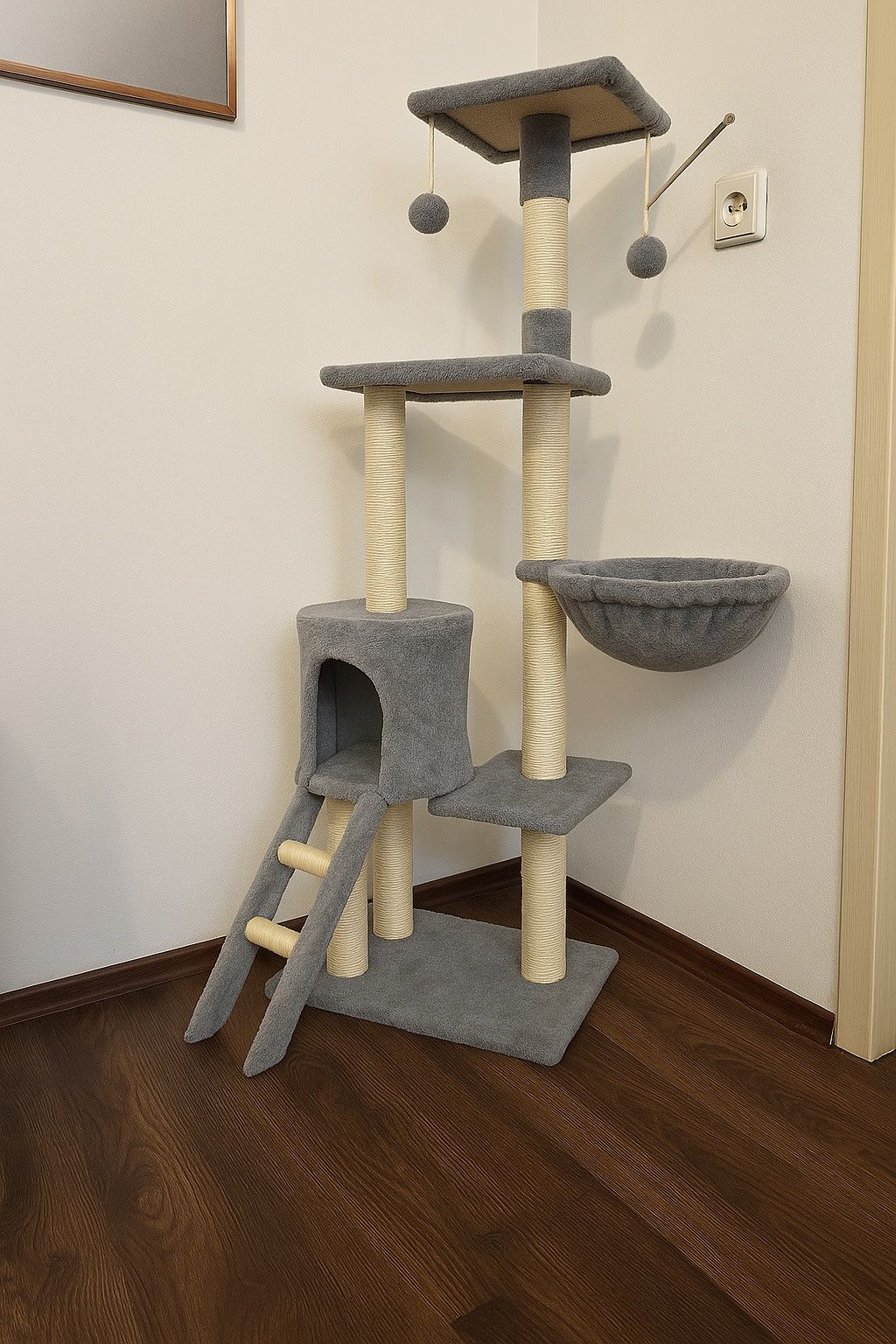 Loje mace dicka me pak se 2 meter ne kuti e paperdorur