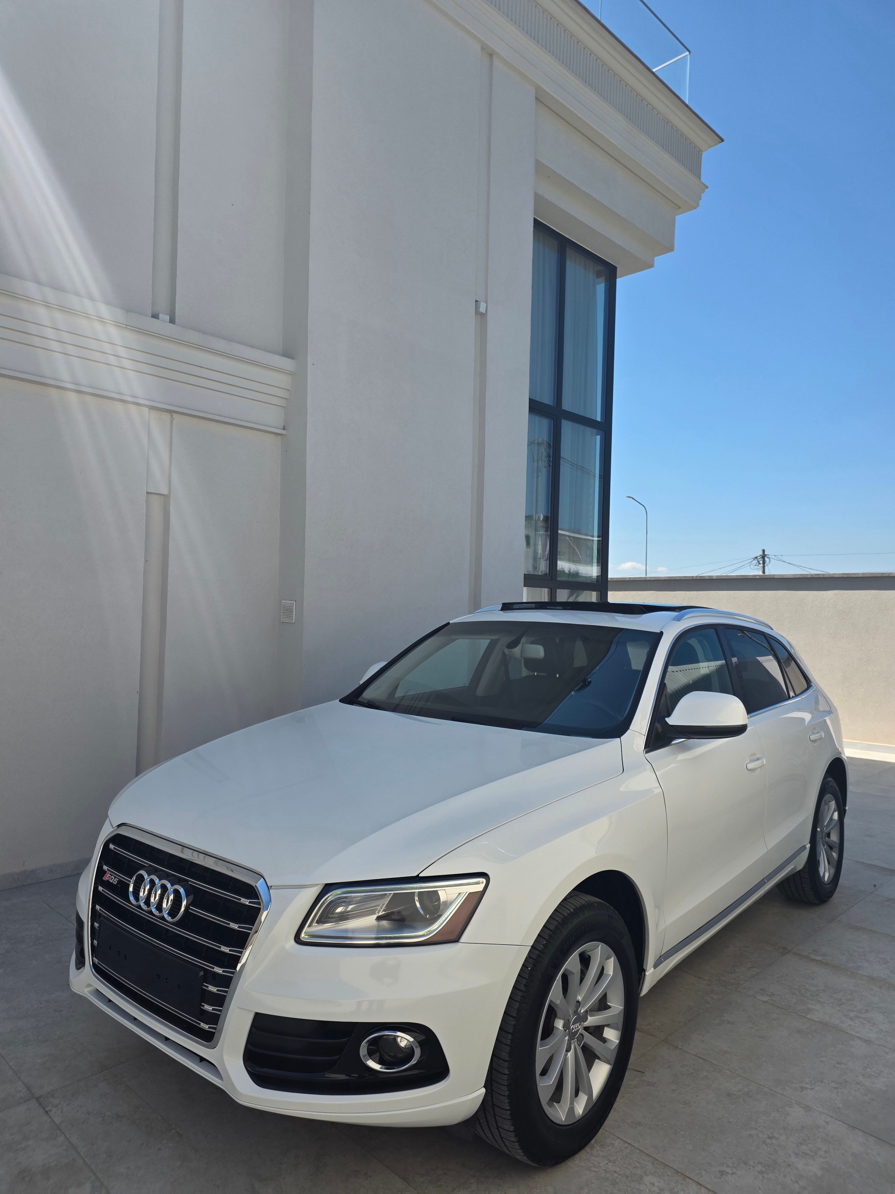 Audi q5 viti 2015 2.0 benzine mund te behet me gaz 100%, ma