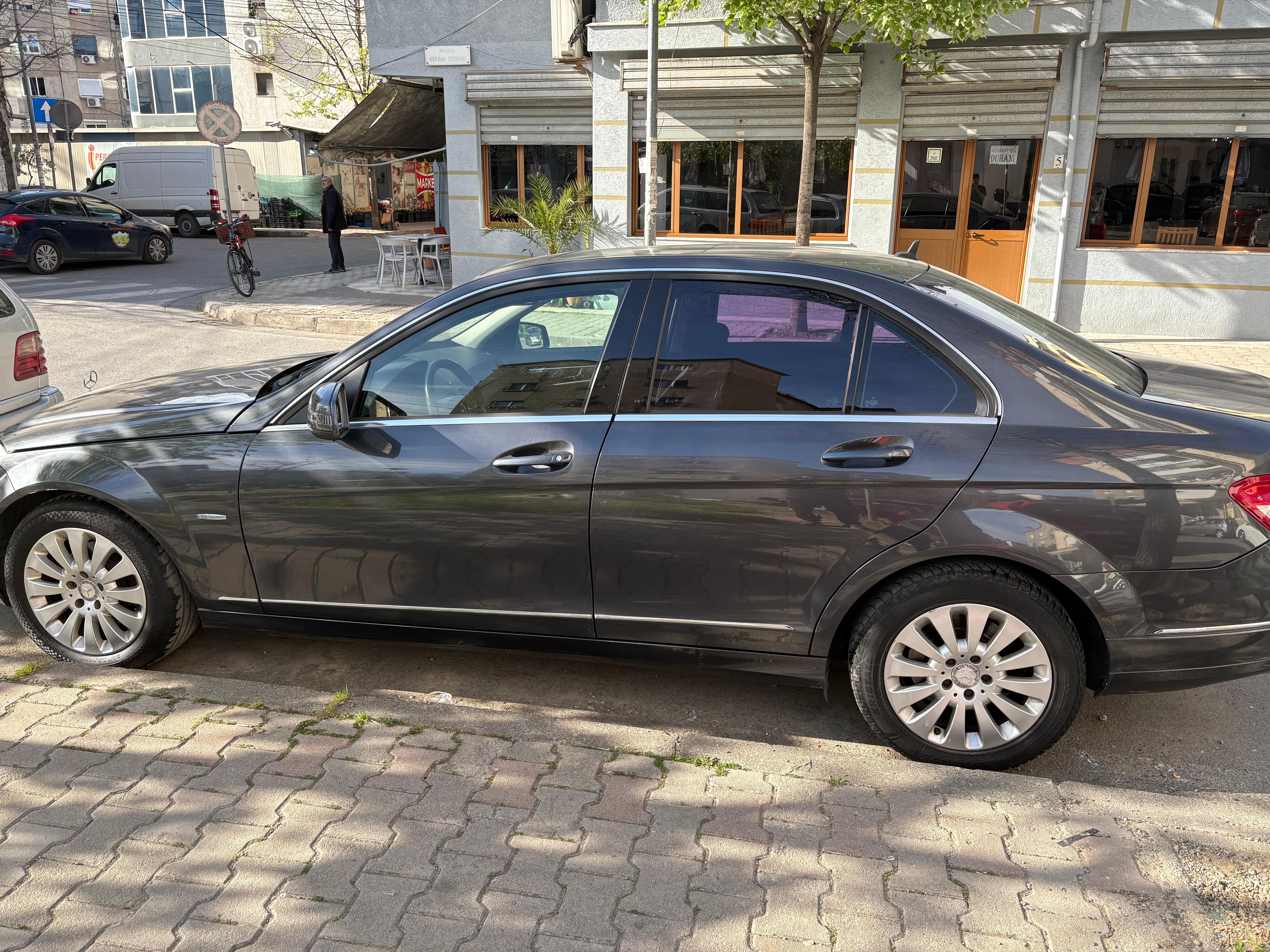 C220 Viti 2009 super gjendje