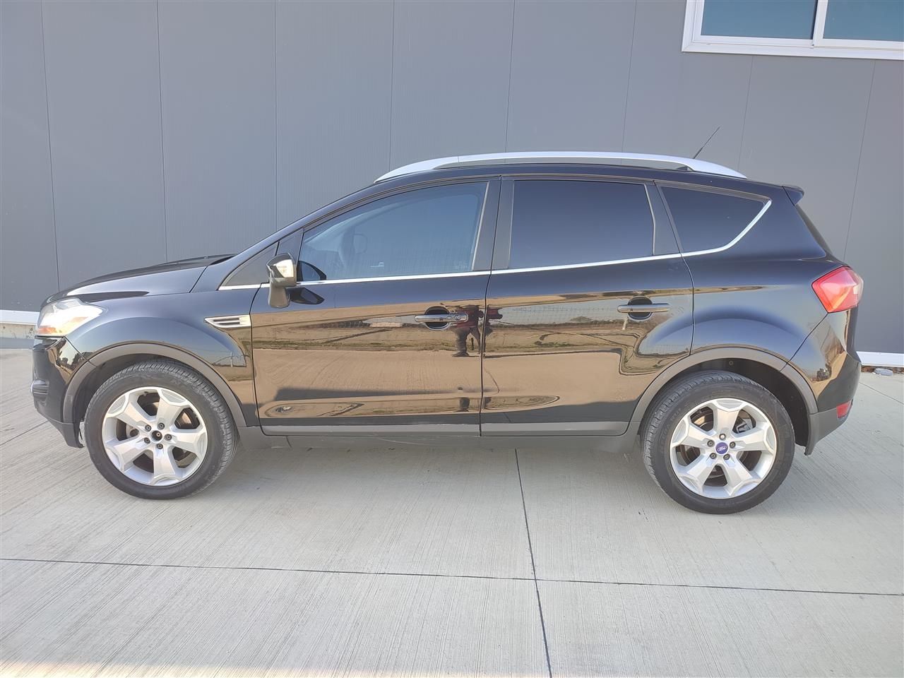 FORD KUGA 2.0 NAFTE, AUTOMAT, VITI 2011