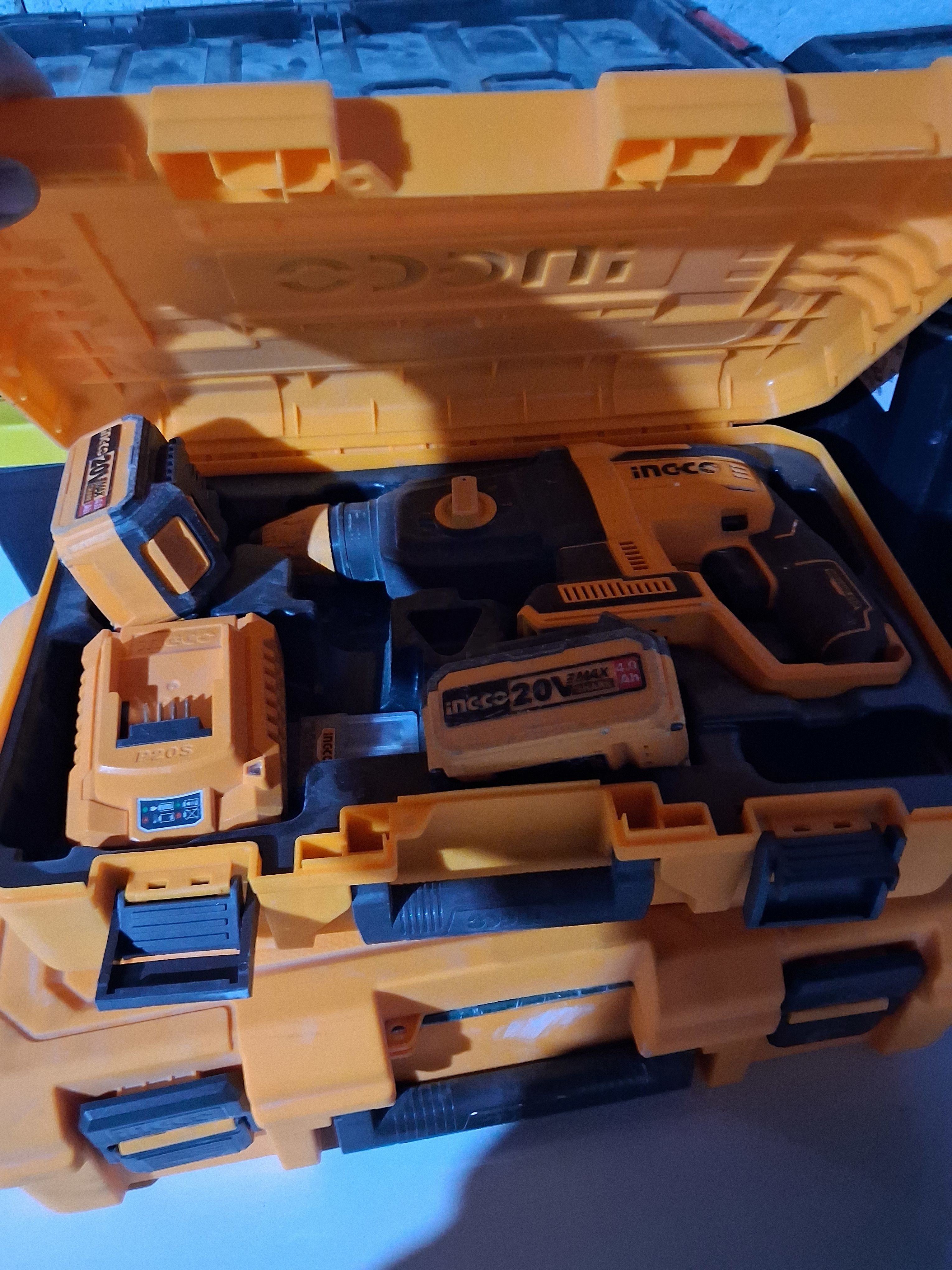 Okazion shiten shum vegla dore te ndryshme per cdo lloi prof