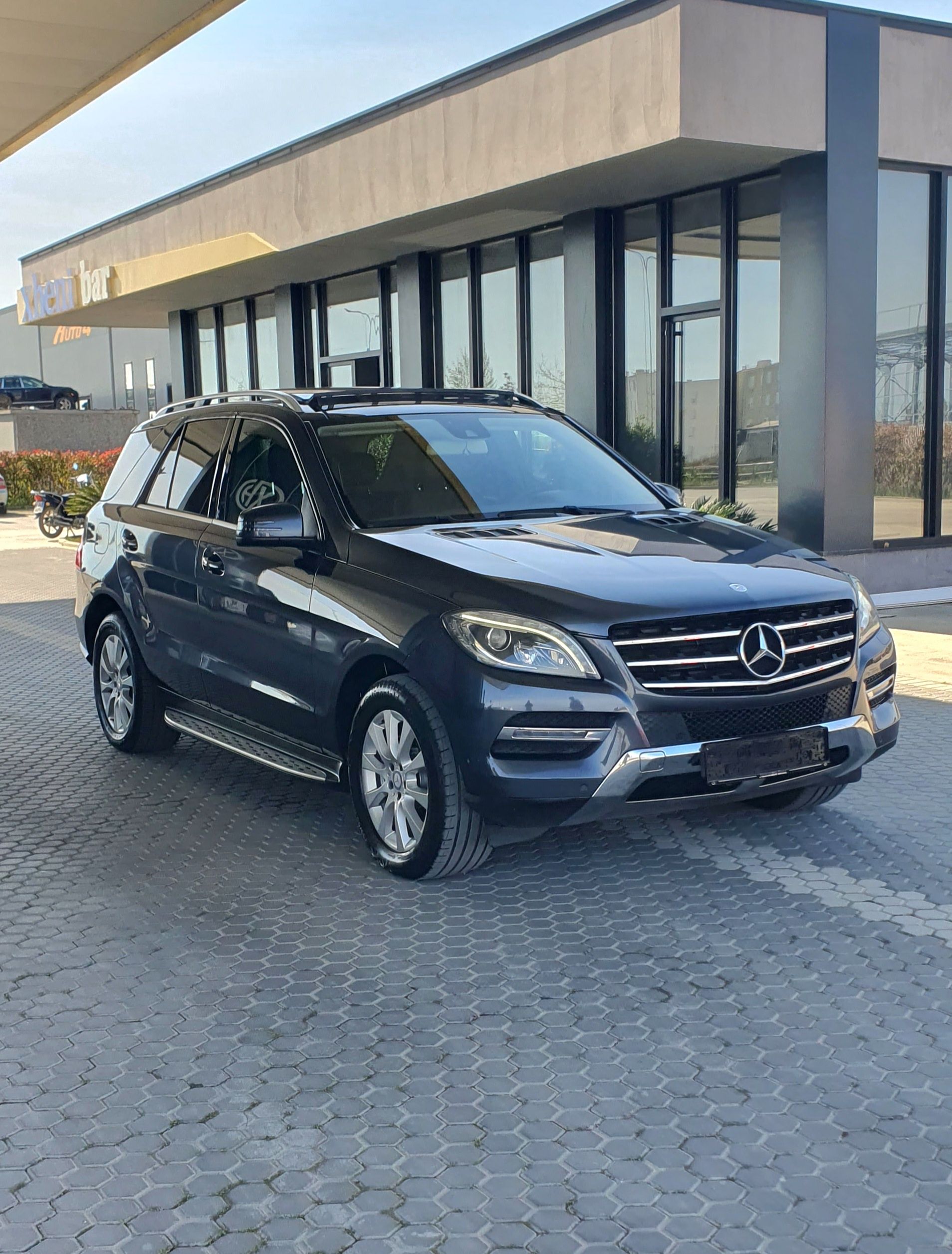 Shitet benc ml 250 naft full opsione